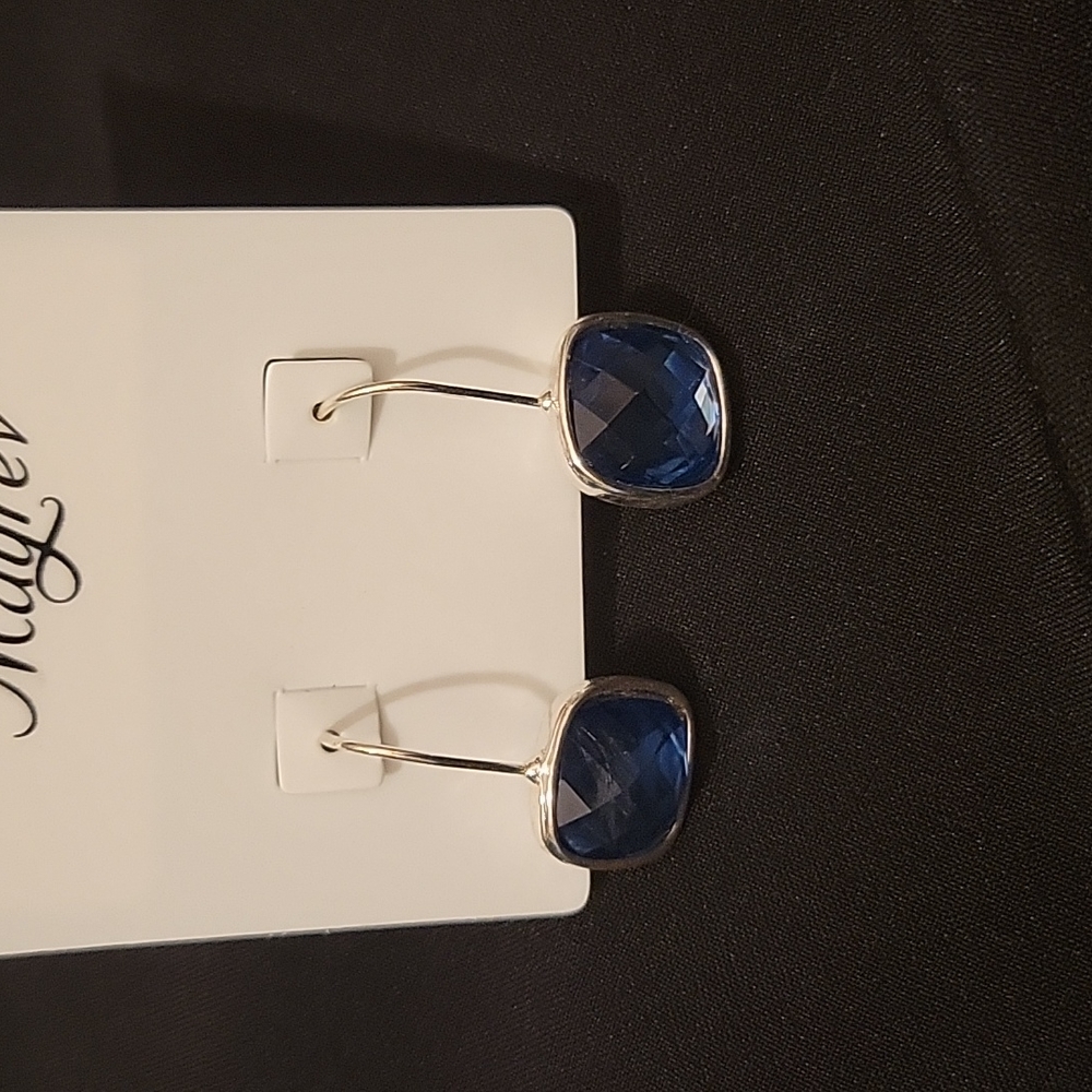 Women's fashion jewelry earrings